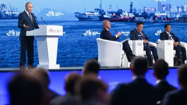 Руският президент Владимир Путин каза че западните санкции са недалновидни