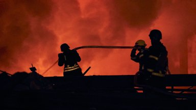 Обстрелът край украинската атомна електроцентрала Запорожие беше възобновен вчера а