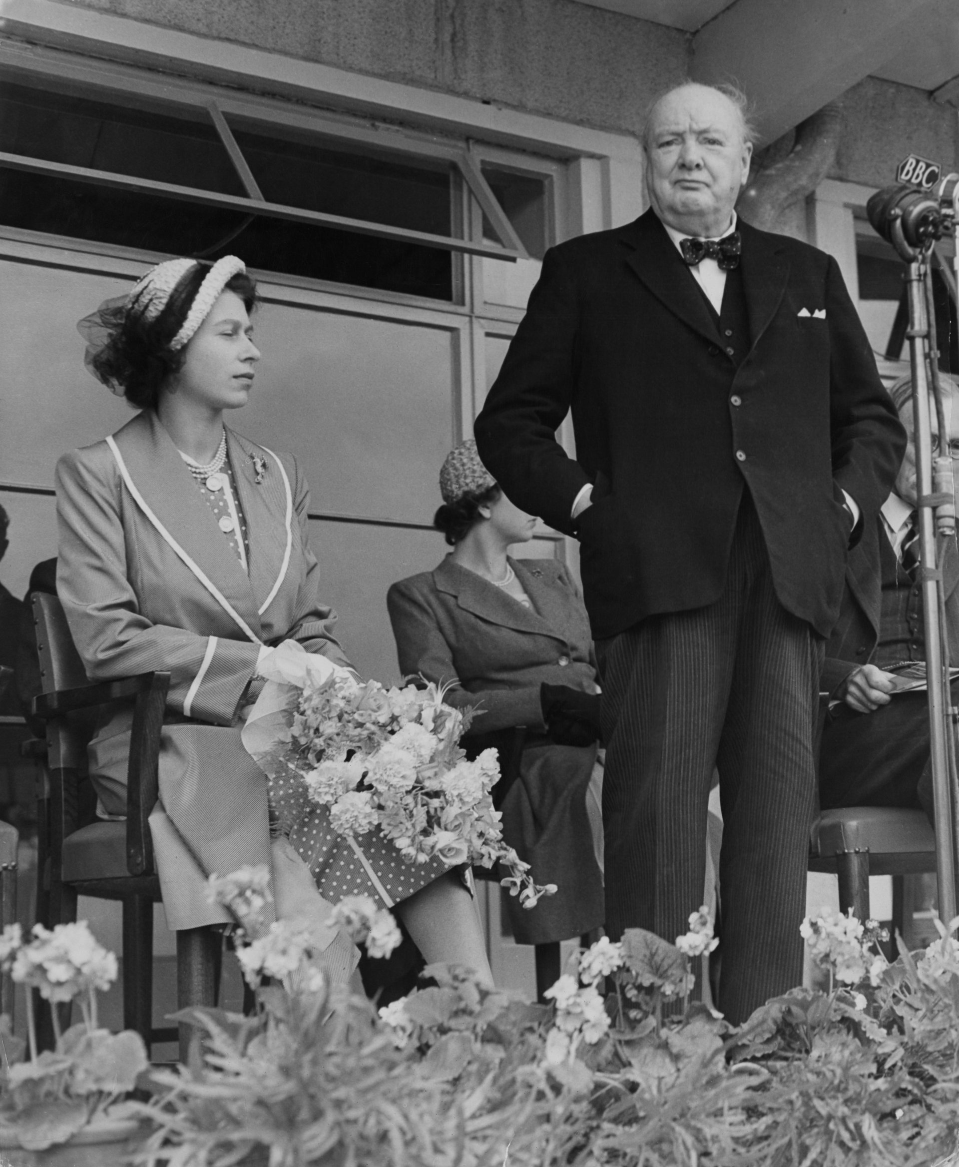 Елизабет Втора с Уинстън Чърчил