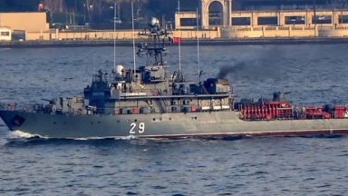 Румънският миночистач Лейтенант Димитрие Николеску претърпя снощи леки щети след