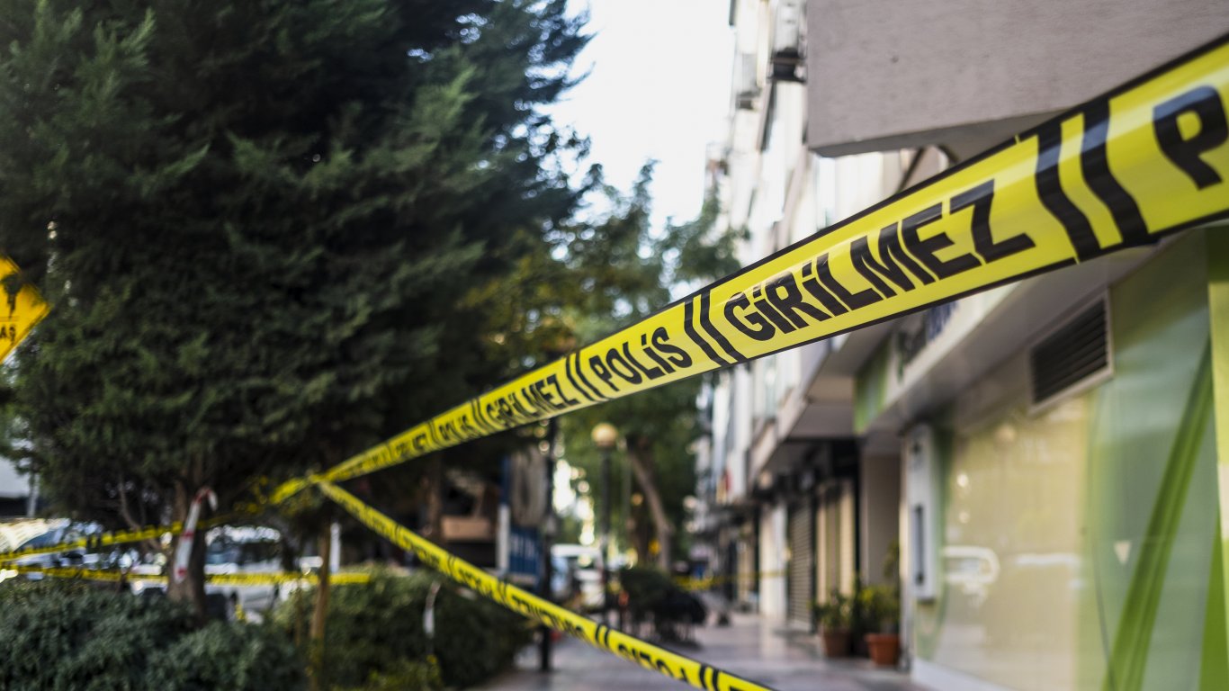 Над 20 задържани в Турция заради терористичната атака срещу полицията
