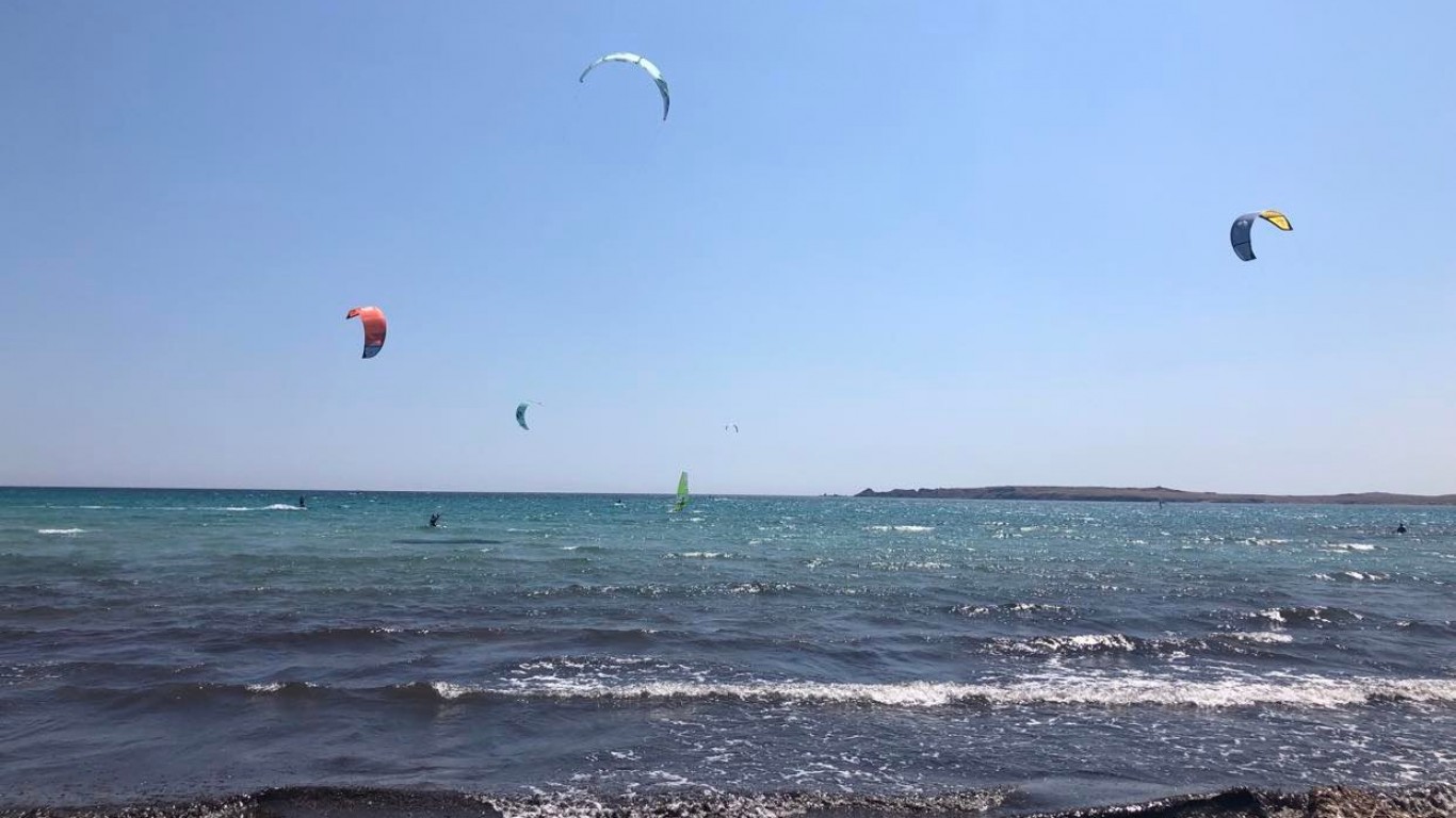 Морски инцидент край Лимнос: Спасено е българско семейство