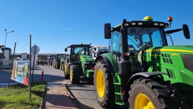 Зърнопроизводители от цялата страна излязоха на национален протест с трактори