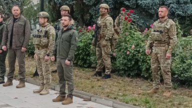 Украинският президент Володимир Зеленски посети Изюм който беше освободен от