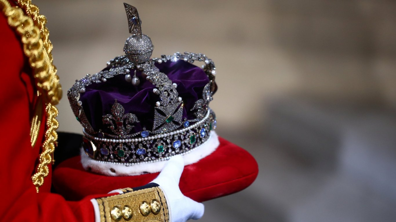 Великобритания мълчи за тъмното минало на монархията