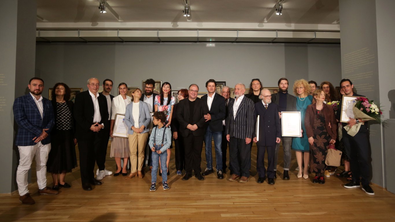 Анжел Вагенщайн със специалната награда на Столична община за цялостен принос в културата