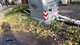 Бургас след бурята – продължава разчистването на пораженията, щетите са огромни (видео)