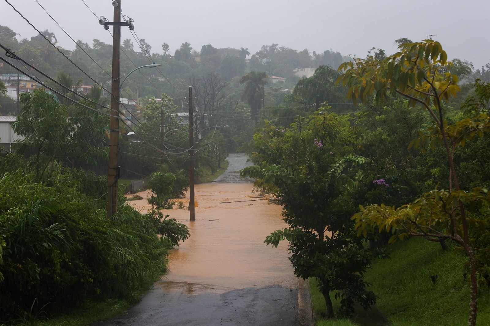 Ураганът "Фиона" удари югозападното крайбрежие на Пуерто Рико