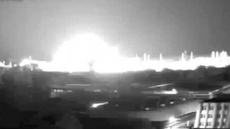 Киев обвини Русия за мощен обстрел на втората по големина АЕЦ в Украйна (видео)