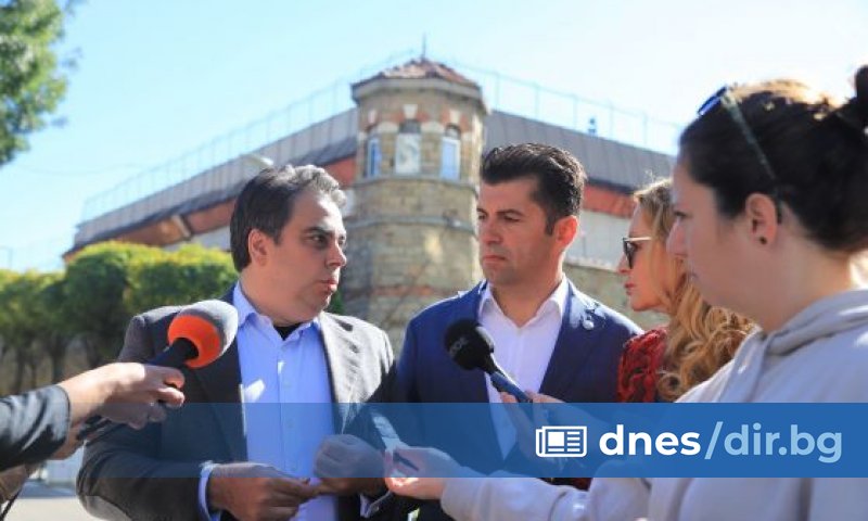  Съпредседателите на Продължаваме Промяната Кирил Петков и Асен Василев обявиха,