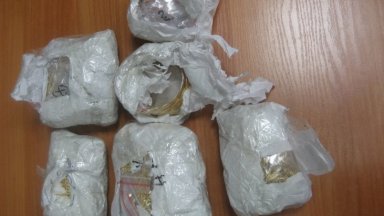 Турски гражданин е скрил голямо количество контрабандно злато и сребро
