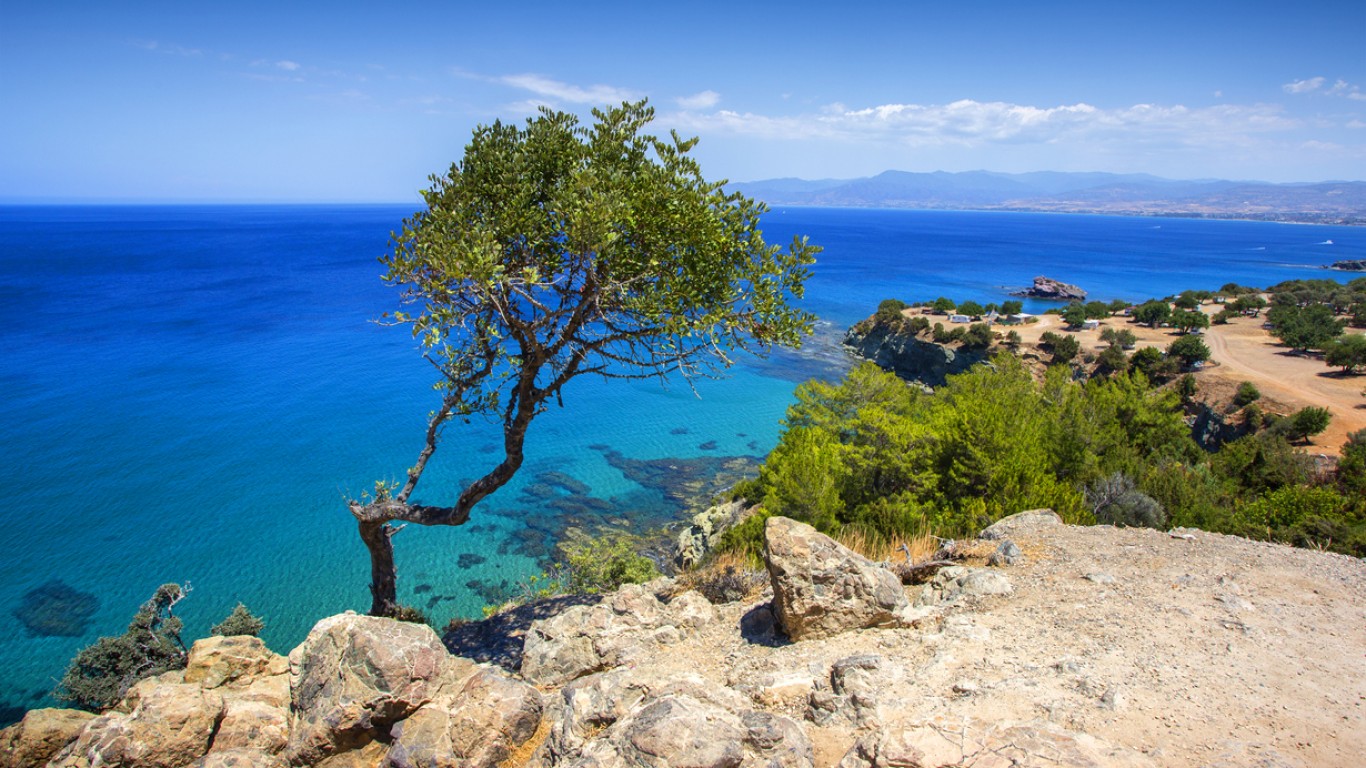 Шест пъти повече руснаци летят до турската част на Кипър