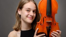 15-годишната Диана Чаушева е големият победител в конкурса „Концертино Прага“