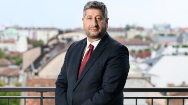 Съпредседателят на Демократична България Христо Иванов определи двете основни предизвикателства