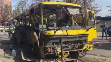 Най малко шестима души са загинали и шестима са били ранени