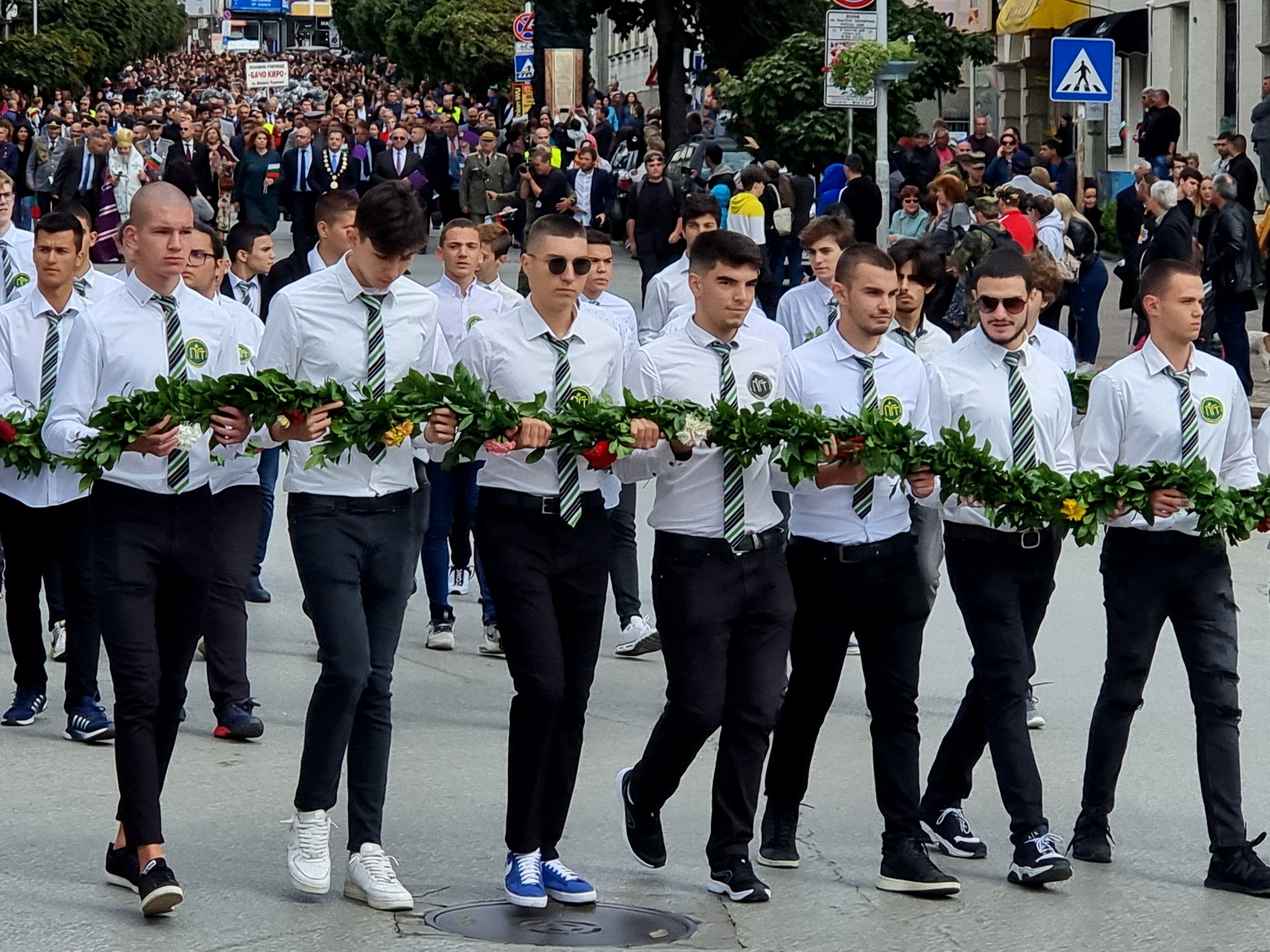 Празничното шествие във Велико Търново