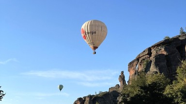 Балонена фиеста в небето над Белоградчишките скали (снимки)