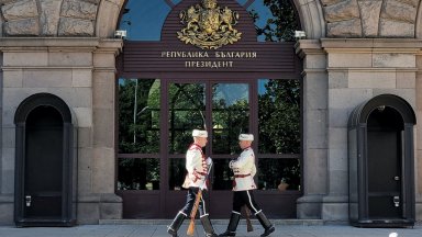 Държавният глава Румен Радев ще проведе консултации с представители на