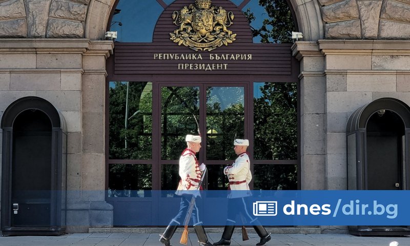 Държавният глава Румен Радев ще проведе консултации с представители на