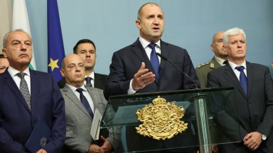 Радев нарече "правен абсурд" референдумите в територии на Украйна, България няма да ги признае