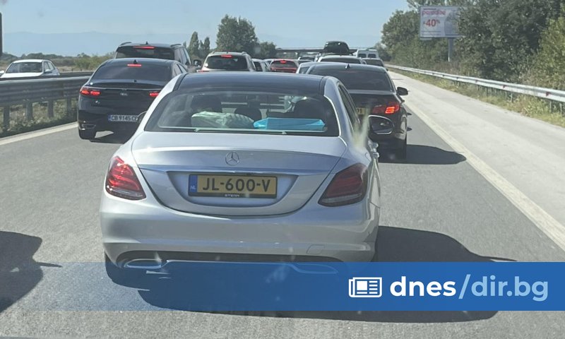 Неделният следобед бе кошмарен за шофьорите на магистрали Е-79,  Тракия