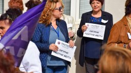 Служители на РЗИ на протести в цялата страна, поискаха достойно заплащане (снимки)