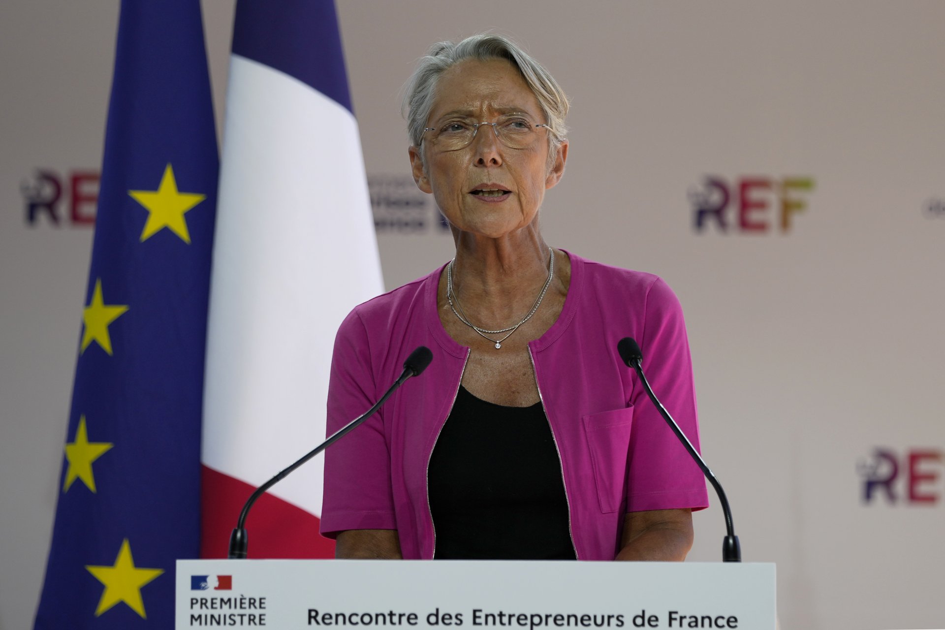 Министър-председателката на Франция Елизабет Борн настоява за пенсионна реформа