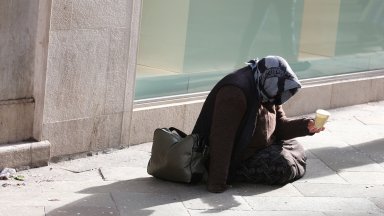 Конституционният съд обяви че безделничеството проституцията и просията не са