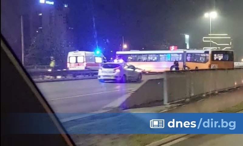 Автобус на градския транспорт катастрофира на Цариградско шосе при 4-и