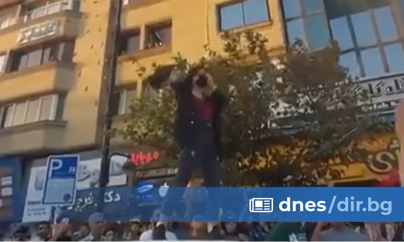 В десетки градове в Иран и вчера продължиха протестите, предизвикани