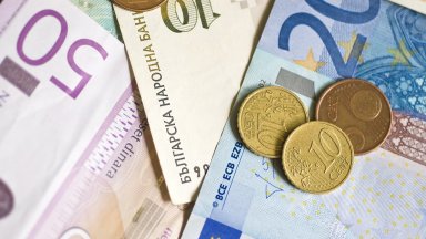 ФАЦ и Франс прес: България може отново да отложи еврото