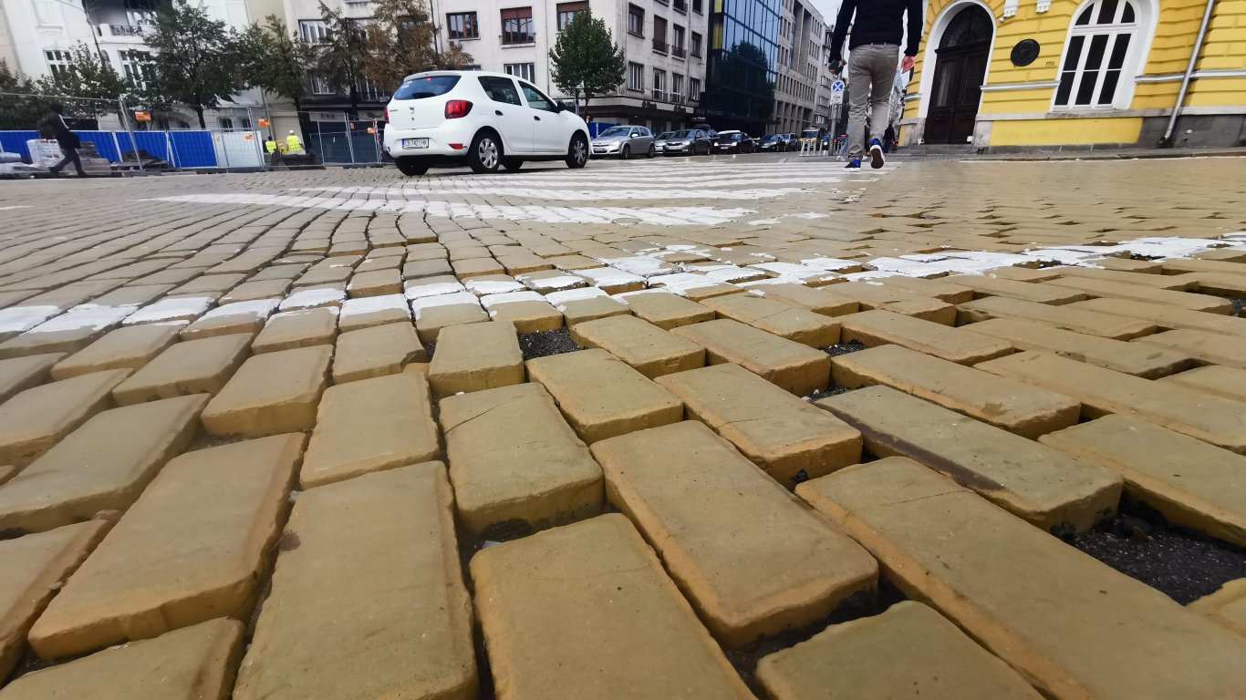 Фандъкова: Готово е ново технологично решение за пренареждането на жълтите павета в София