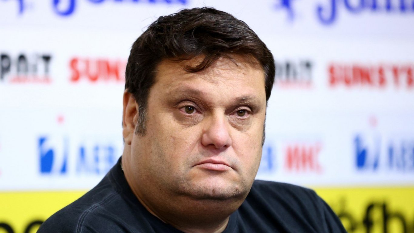 Мартин Стоев няма против да води волейболните национали