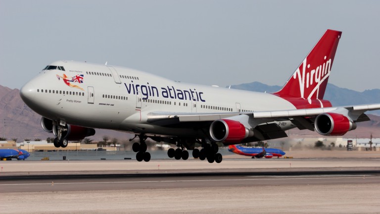 Служителите на Virgin Atlantic могат да избират каква униформа да носят независимо от пола си