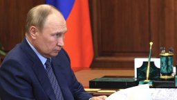 Путин забрани с декрет преминаването през Русия на тирове от неприятелски държави