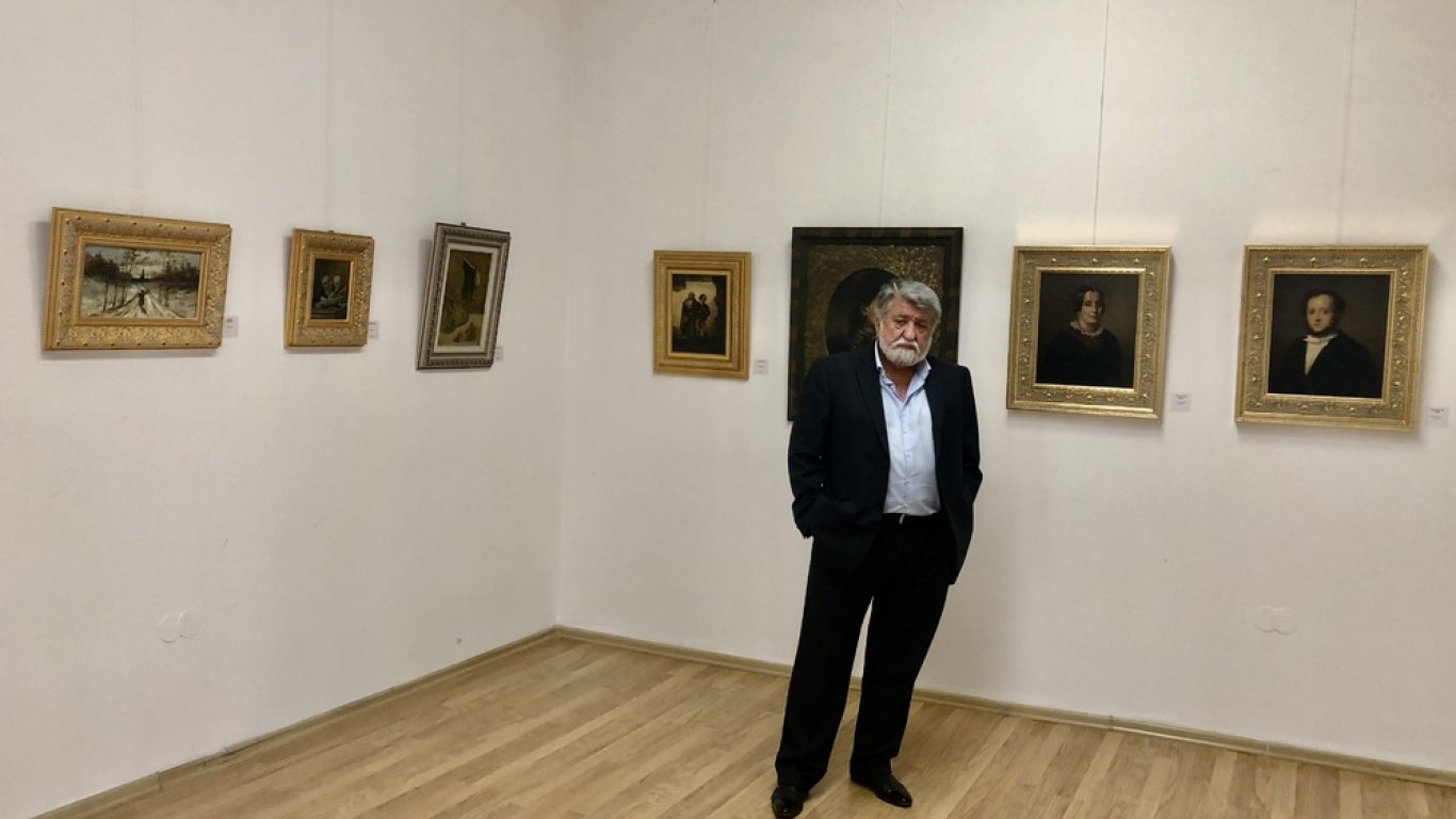 Вежди Рашидов дари картини от 18-и и 19-и век на галерията в Пловдив