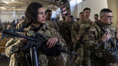 Бивш майор от американската армия и съпругата му която е