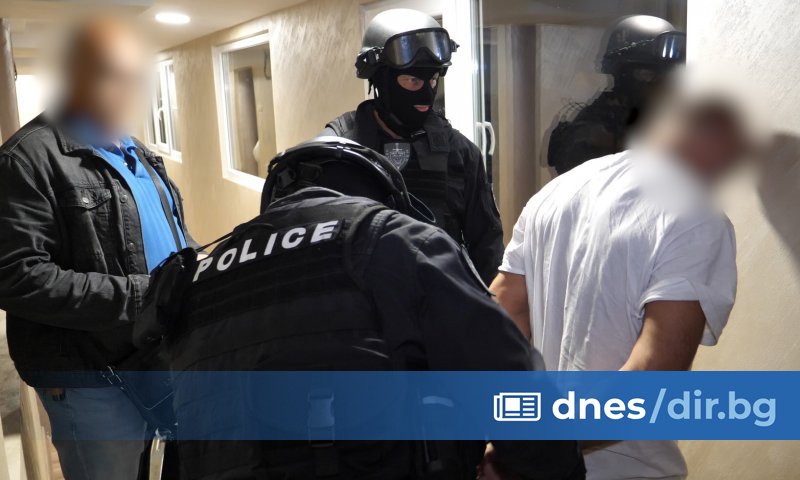 14 лица са задържани до момента в столичния квартал Христо Ботев.