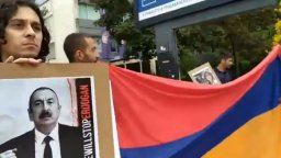 Арменци посрещнаха в София Алиев с възгласи "Купуваме газ от един диктатор, а от друг - не" (видео)