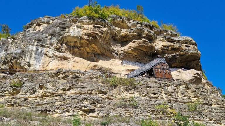 Крепченският скален манастир пази най-ранните надписи на кирилица