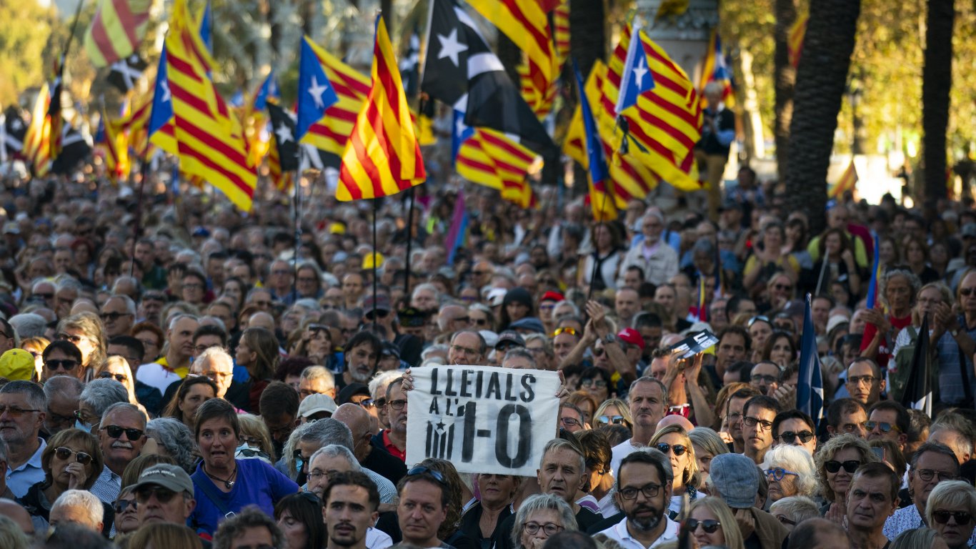 Управляващата сепаратистка коалиция в Каталуния се разпадна