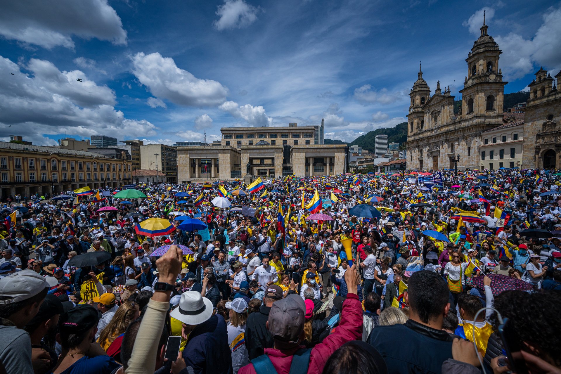 Антиправителствени протести срещу данъчната реформа, предложена от президента Густаво Петро на 26 септември 2022 г. в Богота, Колумбия. 
