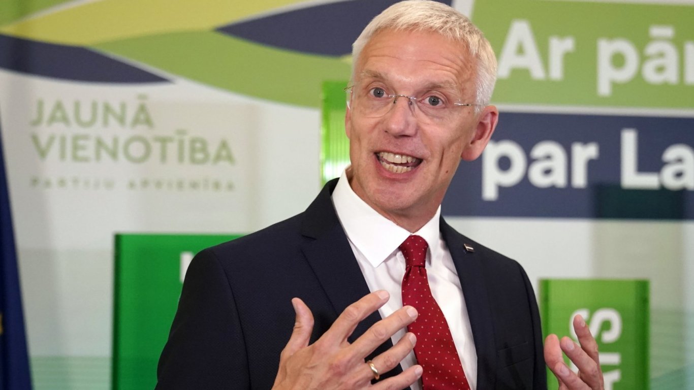 Управляващите в Латвия печелят парламентарния вот със слаб резултат