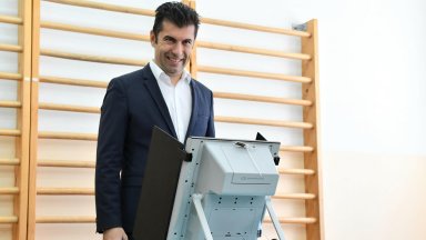 Съпредседателят на Продължаваме промяната Кирил Петков упражни правото си на