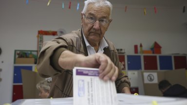 Избирателите в Босна и Херцеговина са призовани днес до урните