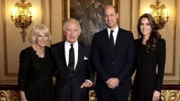 Бъкингамският дворец разпространи първа официална снимка на крал Чарлз Трети и сина му със съпругите им