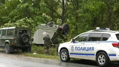 Камион на НАТО част от военен конвой е катастрофирал тази сутрин