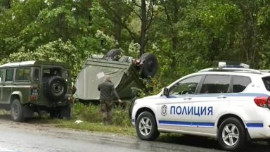 Камион на НАТО част от военен конвой е катастрофирал тази сутрин