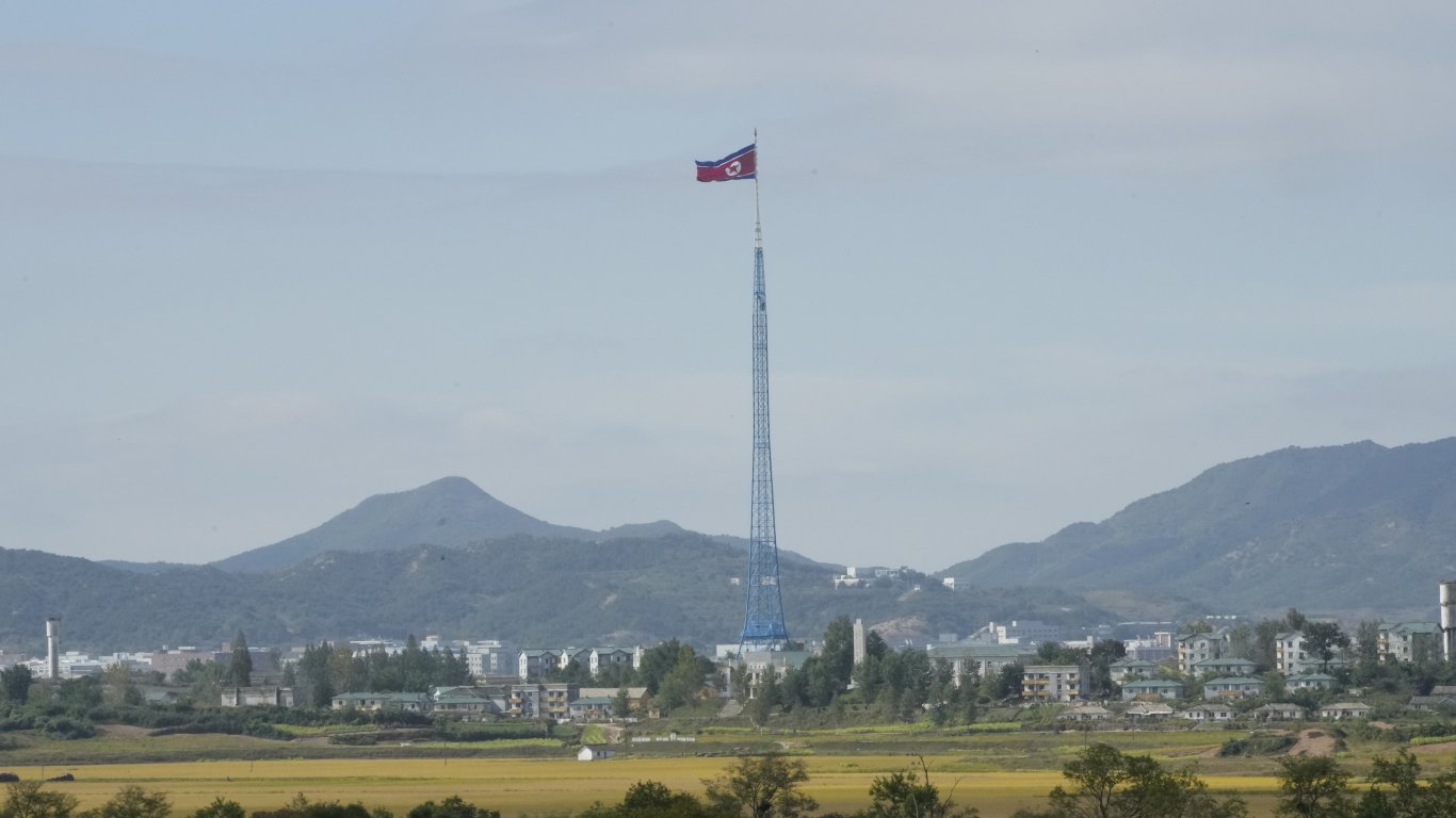 Пхенян изстреля ракети към Южна Корея, обявиха въздушна тревога на остров Улиндо