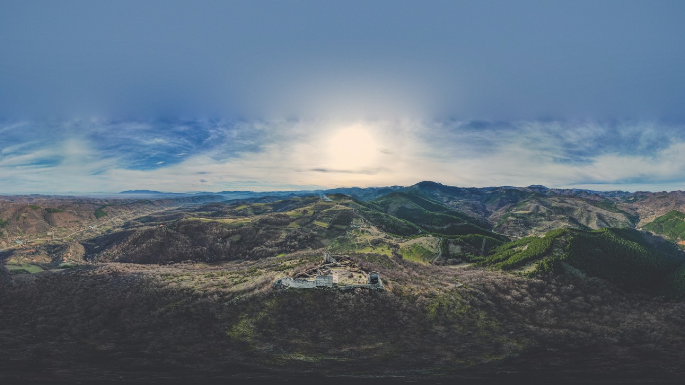 Загадъчната крепост Козник - стражът на Западните Родопи